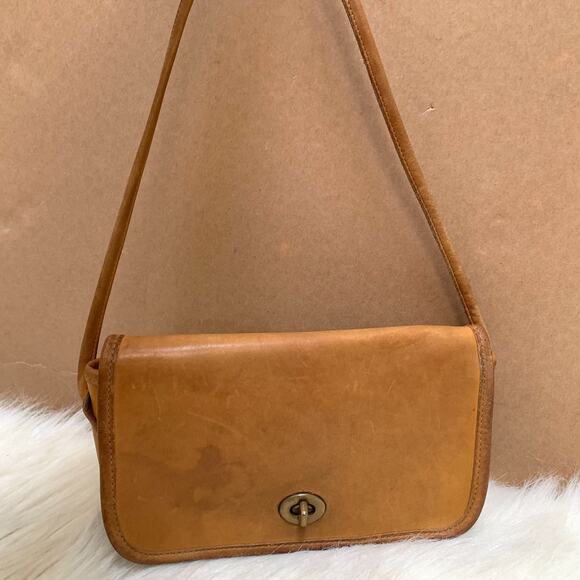 COACH Small USA Vintage Honey Brown Leather Turnlock XBody DINKY BAG #9375 - Picture 15 of 16